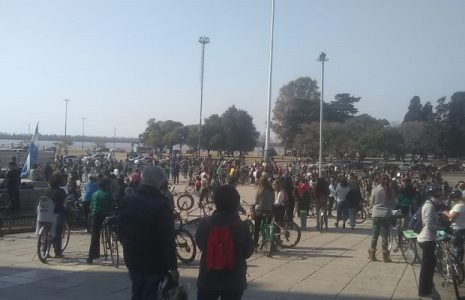 Argentina. Quema de las islas: masiva movilización en repudio en el puente Rosario-Victoria