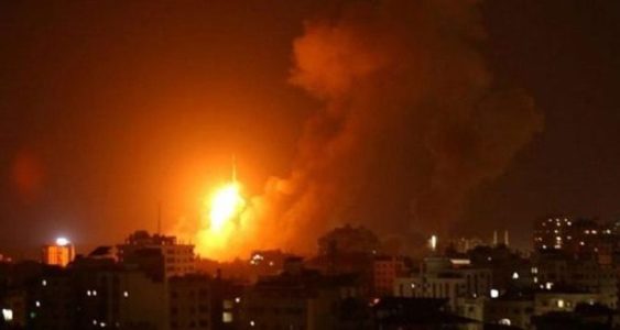 Palestina.  Aviones de combate  israelíes bombardean la sitiada Franja de Gaza