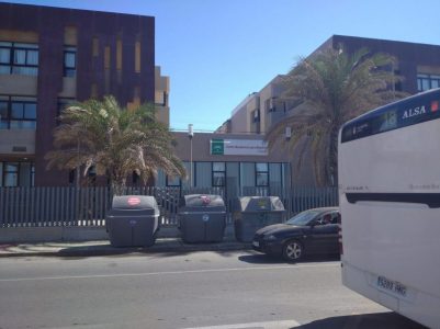 Almería: Alertan de falta de personal en la residencia El Zapillo, con 71 positivos