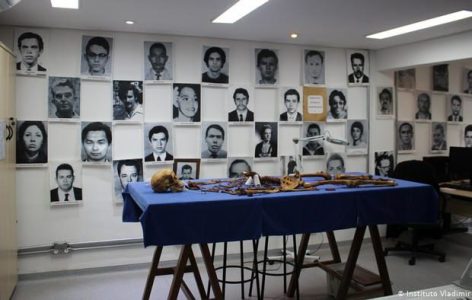 Brasil. Más de mil restos óseos encontrados en centros clandestinos de la dictadura militar aún esperan ser identificados
