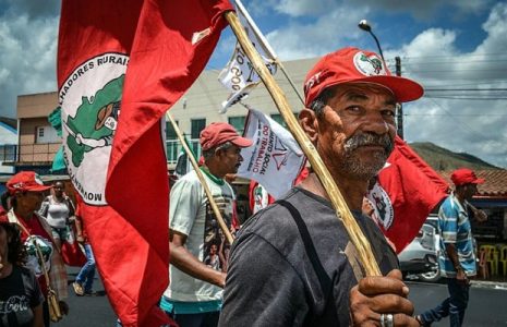 Brasil. «Tractor y bala»: políticos amenazan de muerte a familias sin tierra acampadas en Alagoas