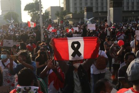 Perú. Homenajearon a Inti Sotelo Camargo y Jack Pintado Sánchez, los dos jóvenes asesinados por la policía