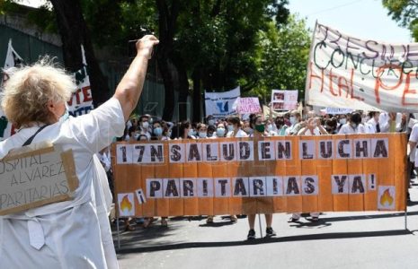 Argentina. Resumen gremial. Protesta en Ezeiza por despidos de Latam/   Los médicos porteños paran por 36 horas y se generaliza la rebelión salarial contra Larreta … (+ info)