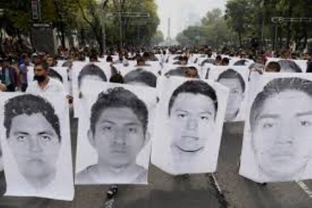 México. Encinas denunciará la filtración de la declaración de testigo de caso Ayotzinapa