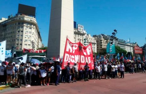 Argentina. Organizaciones sociales se concentraron en el Obelisco porteño