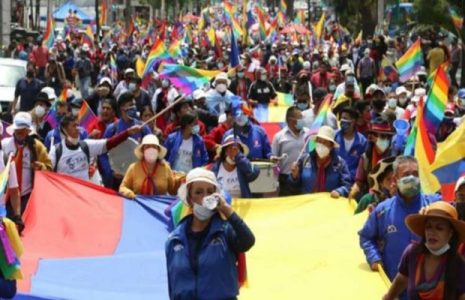 Ecuador. Originarios cierran vías en demanda de recuento electoral