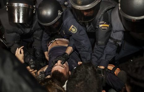 Pensamiento crítico. Sobre la violencia en las manifestaciones en el Estado español