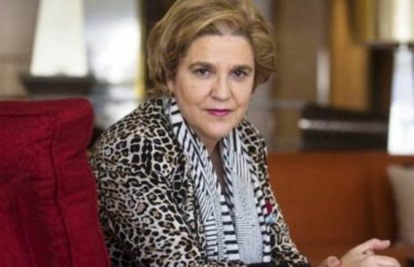 Catalunya. Pilar Rahola, pro sionista y fanática de el ex presidente Macri, lo elogia en un acto celebrado en Argentina