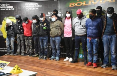 Bolivia. La Policía aprehende a 10 bloqueadores y el Gobierno los identifica como ‘grupo irregular’