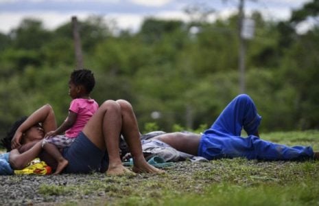 Migrantes. La peligrosa (y poco conocida) ruta entre Panamá y Colombia donde la cifra de niños que cruzan se multiplica por quince