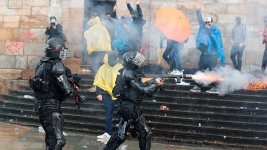 Colombia: ONGs advierten sobre lugares de tortura policial y fosas comunes en Cali