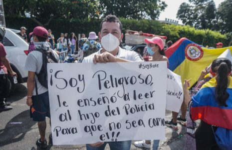 Colombia. A pesar de la arremetida policial para desalojar bloqueos, Cali sigue en resistencia