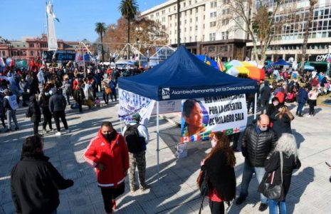 Argentina. Por la libertad de Milagro Salas Plaza de Maya se llenó de carpas