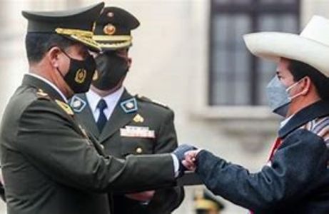 Perú. Pedro Castillo fue reconocido como jefe supremo de las Fuerzas Armadas y la PNP