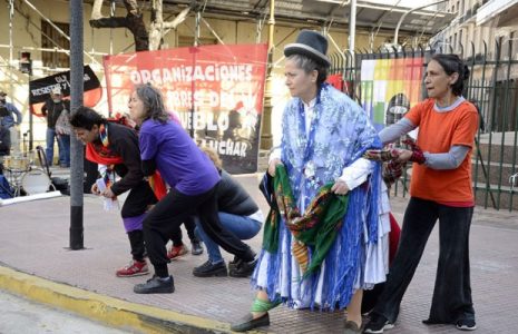 Argentina. «Chau Roca»: Un potente Grito contra la Conquista y el Racismo de ayer y de hoy, se escuchó en Buenos Aires en un concurrido acto político-cultural