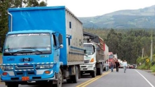 Ecuador. Transportistas piden congelar precio de combustibles