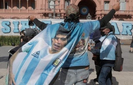 Argentina. La militancia kirchnerista festejó en Plaza de Mayo el 17 de Octubre /Hebe Bonafini volvió a exigir al gobierno que no se pague la deuda externa