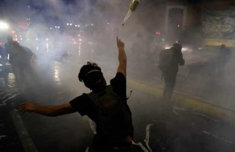 Chile. Otro viernes de movilización por la libertad de lxs presxs de la Revuelta /Repudian la farsa electoral /Hubo represión (videos)
