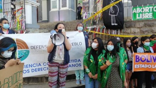 Bolivia. Niñas no madres: Denuncian penalmente a la iglesia, hospital y defensoría por caso de niña embarazada