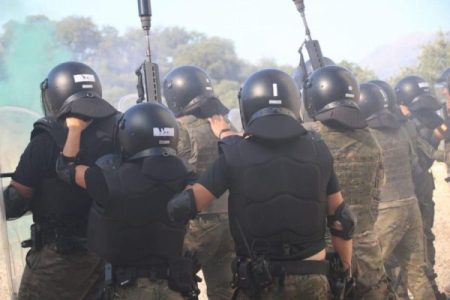 Estado español. Legionarios se entrenan para el “control de masas” con la ayuda de policías y guardias civiles