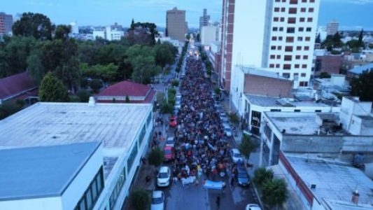 Argentina. Tercer día de marchas multitudinarias en Chubut contra la megaminería: «Que se vayan todos» /El dictador Arcioni sigue amenazando al pueblo