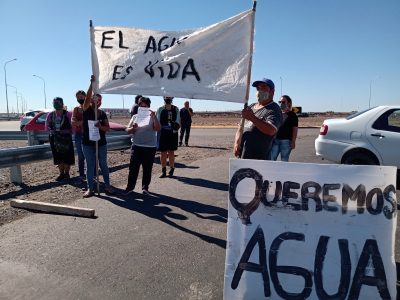 Nación Mapuche. Corte de ruta de la meseta de Newken, ante la la ausencia de respuestas por la falta de agua en la zona