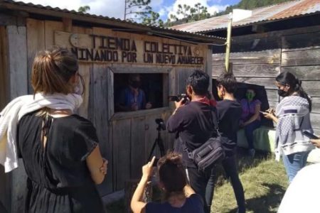 México. Caravana de solidaridad documenta violencia contra comunidad autónoma zapatista