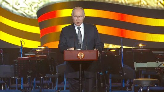 Rusia. Putin conmemora la batalla de Stalingrado: «Vuelven a amenazarnos con tanques alemanes»
