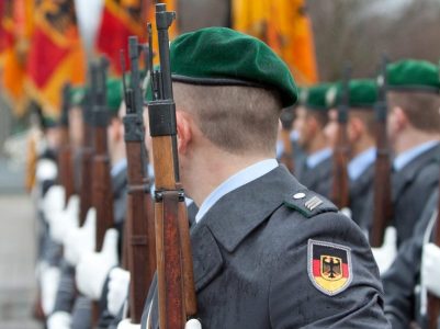 Alemania: Suspenden del servicio a una compañía de honores al descubrir neonazis en su seno