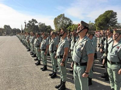 Almería: Detenidos tres tenientes de la Legión por sustracción de 7.500 € / Ministra visita hoy Viator tras protesta contra la base