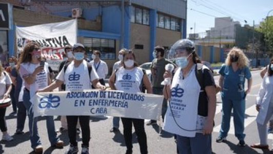 Argentina. Resumen Gremial: Se movilizan ferroviarios / Denuncian muerte de