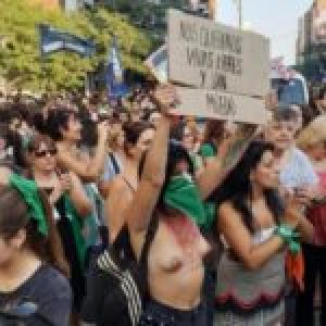 Argentina. El #8M en todo el país: «La deuda es con nosotras y nosotres» (Fotos)