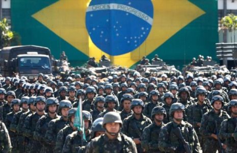 Brasil. El ejército se prepara para una posible guerra.