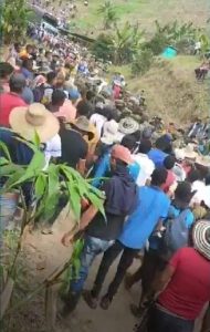 Colombia: Campesinos del Bajo Patia desalojan a más de 200 soldados del ejército (vídeo)