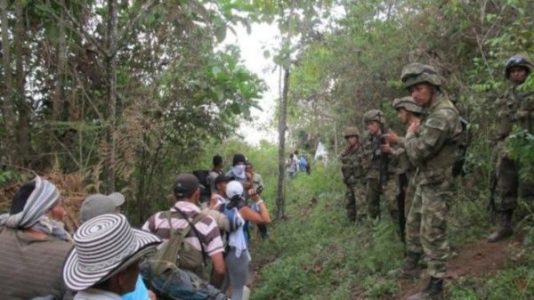 Colombia. Comunidades de Bolívar denuncian invasión de paramilitares colombianos en
