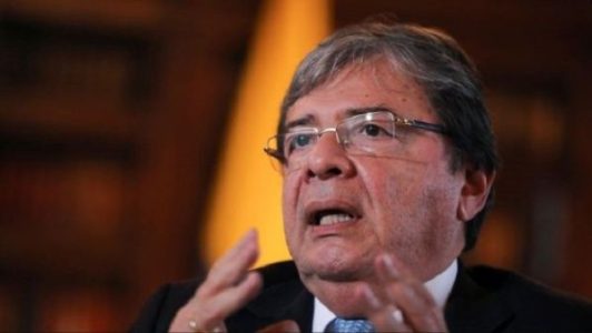 Colombia. Senador colombiano exige renuncia del ministro de Defensa ante