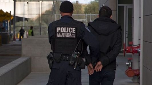 Estados Unidos. Agente fronterizo de mata a migrante en Texas