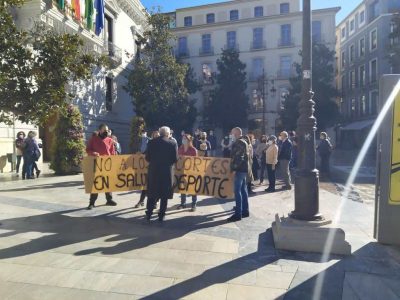 Granada: Movilizaciones en Ebone - No a los recortes en salud y deporte