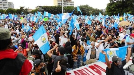 Guatemala. Alertan que peligran la democracia y la paz social
