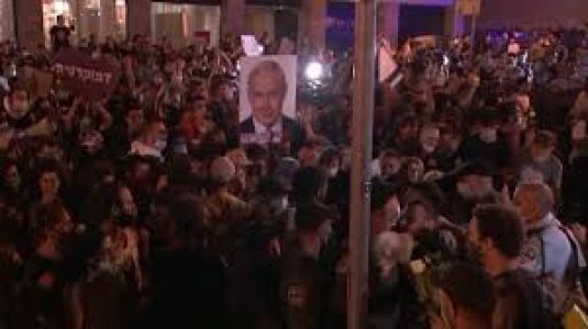 Israel. Miles de manifestantes israelíes piden la dimisión de Netanyahu