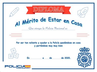 La Policía Nacional entrega un diploma a los niños por su buen comportamiento en la cuarentena, además de 600.000 sanciones a sus progenitores