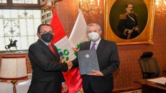 Perú. Canciller recibe credenciales del nuevo embajador venezolano