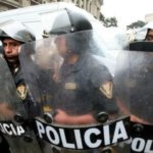 Perú. Ley de Protección Policial puede favorecer excesos y es inconstitucional
