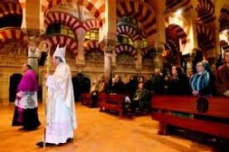 Sevilla nombra hijo predilecto al arzobispo que imatriculó la Mezquita y la Giralda