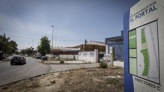 Terrorismo patronal: Fallece un trabajador atropellado por una pala cargadora en Jerez