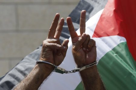 Torturas y castigos colectivos: La práctica criminal normalizada de las cárceles israelíes contra los presos políticos palestinos