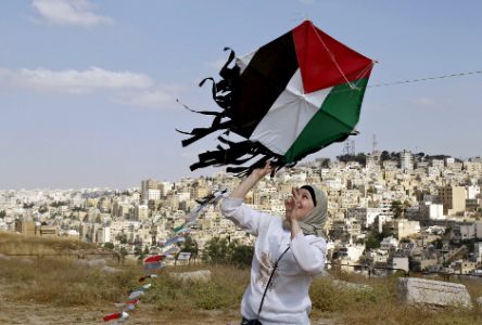 mujer-palestina-cometa.jpg